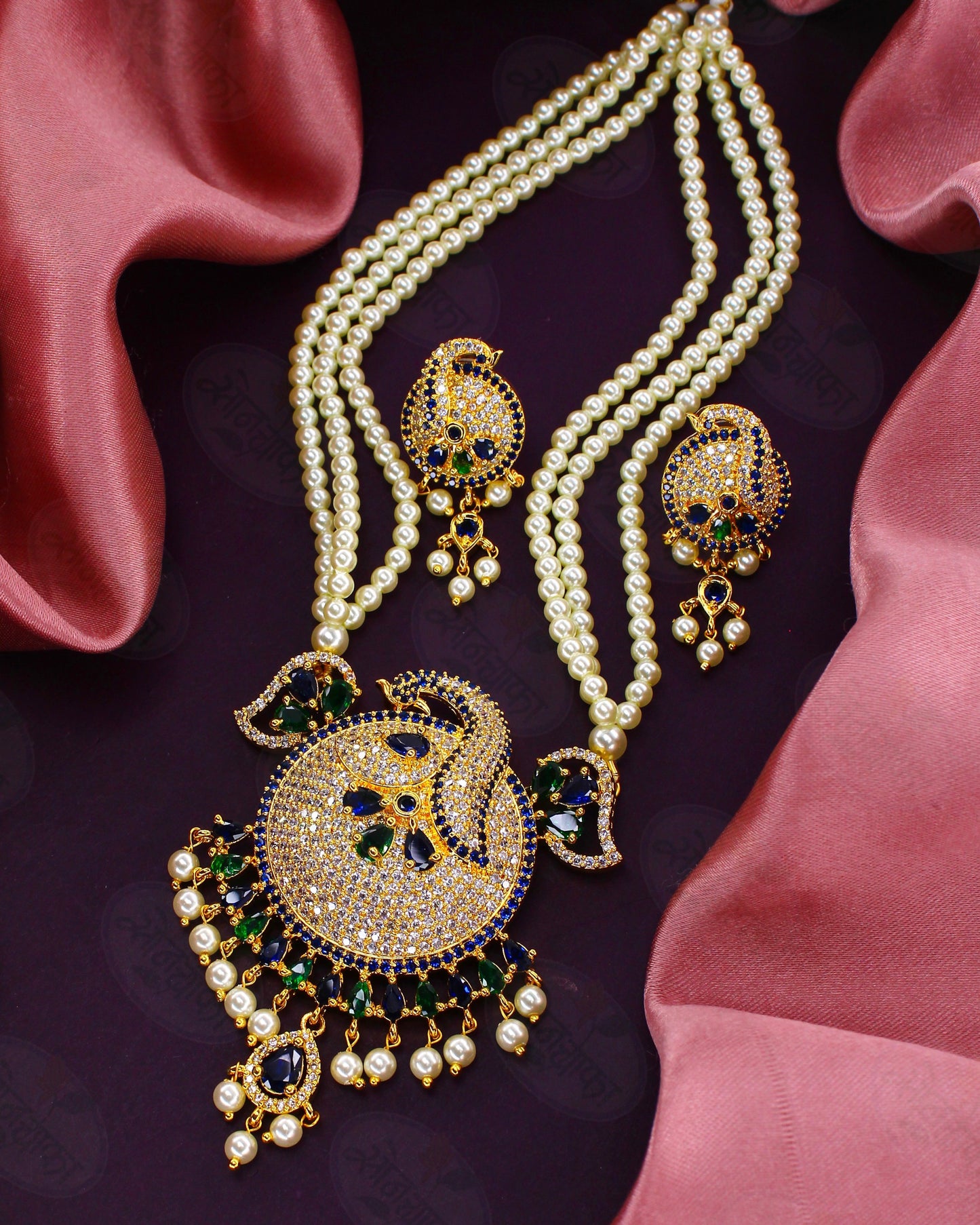 ETHNIC PEARL NECKLACE