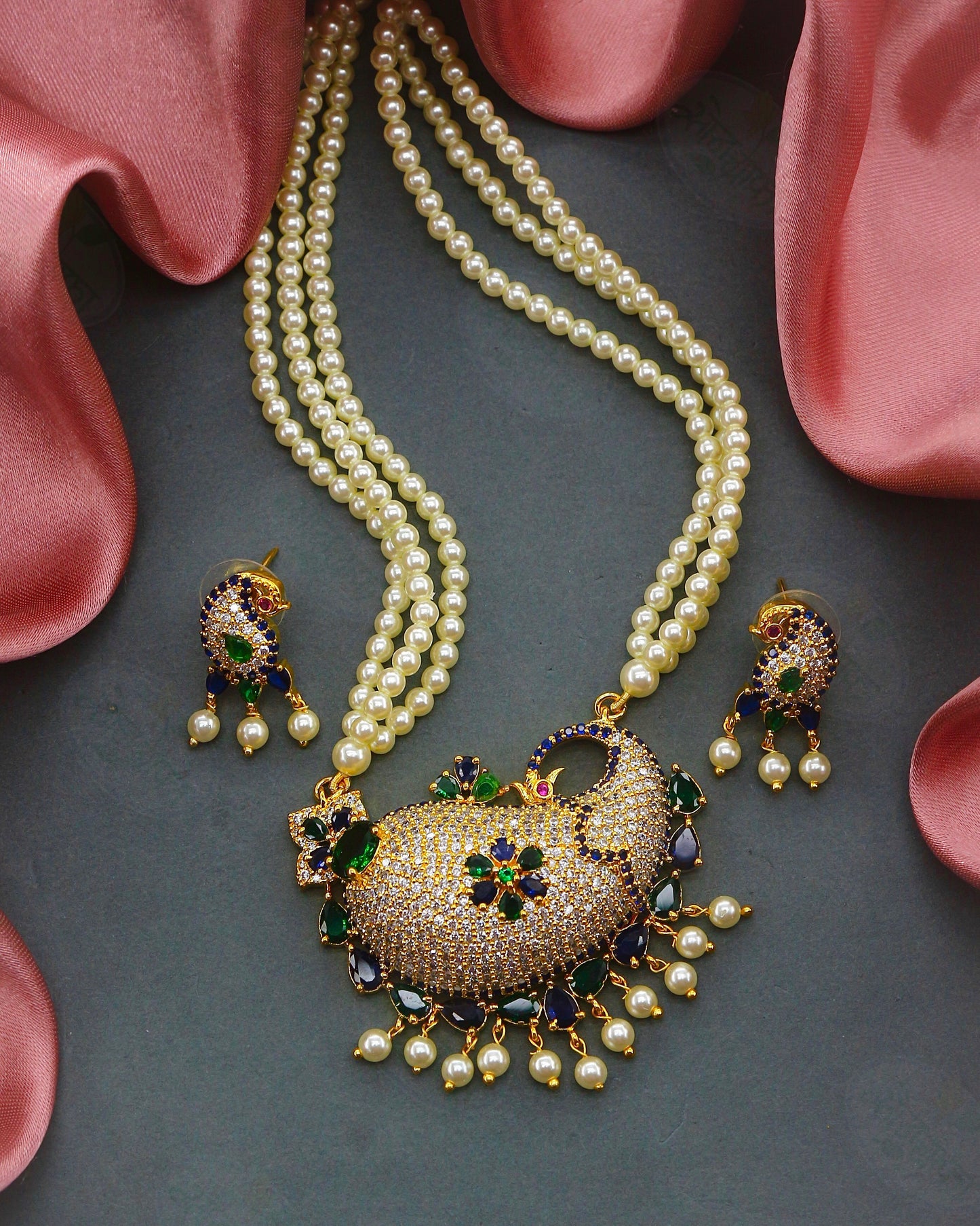 EXQUISITE PEACOCK MOTI NECKLACE