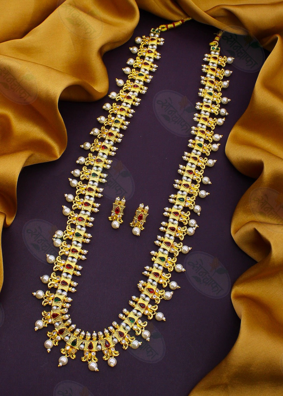 IMPRESSIVE MOTI NECKLACE