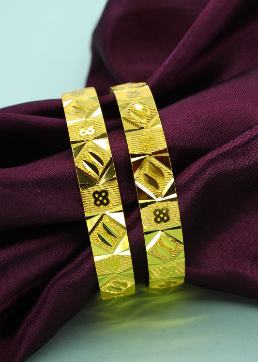 GLOSSY GOLD PLATED BANGLES