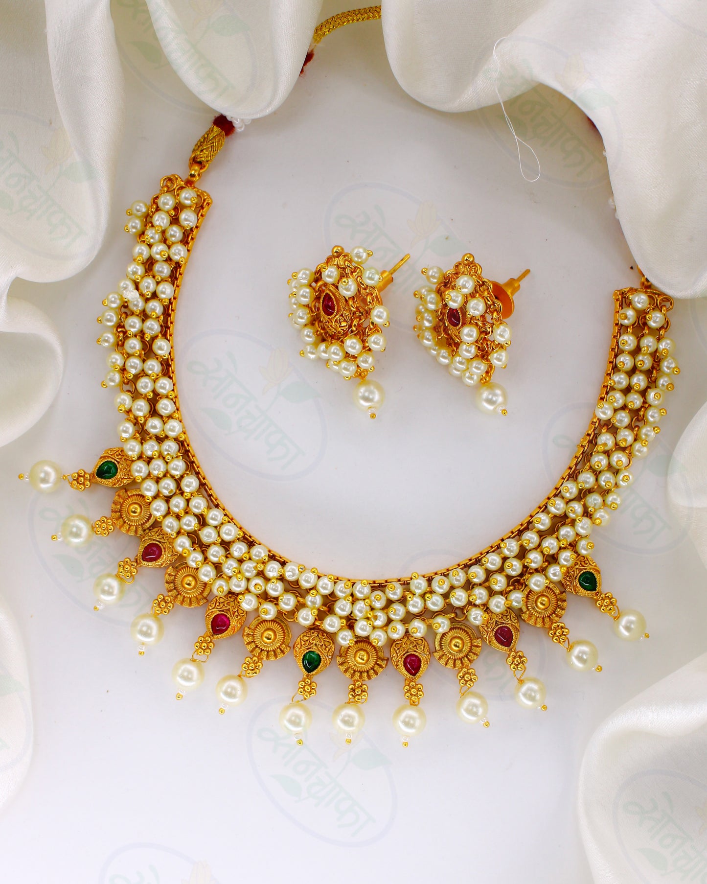 ENCHANTED ALLURE PEARL NECKLACE