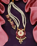 OPULENT ELEGANT PEARL NECKLACE