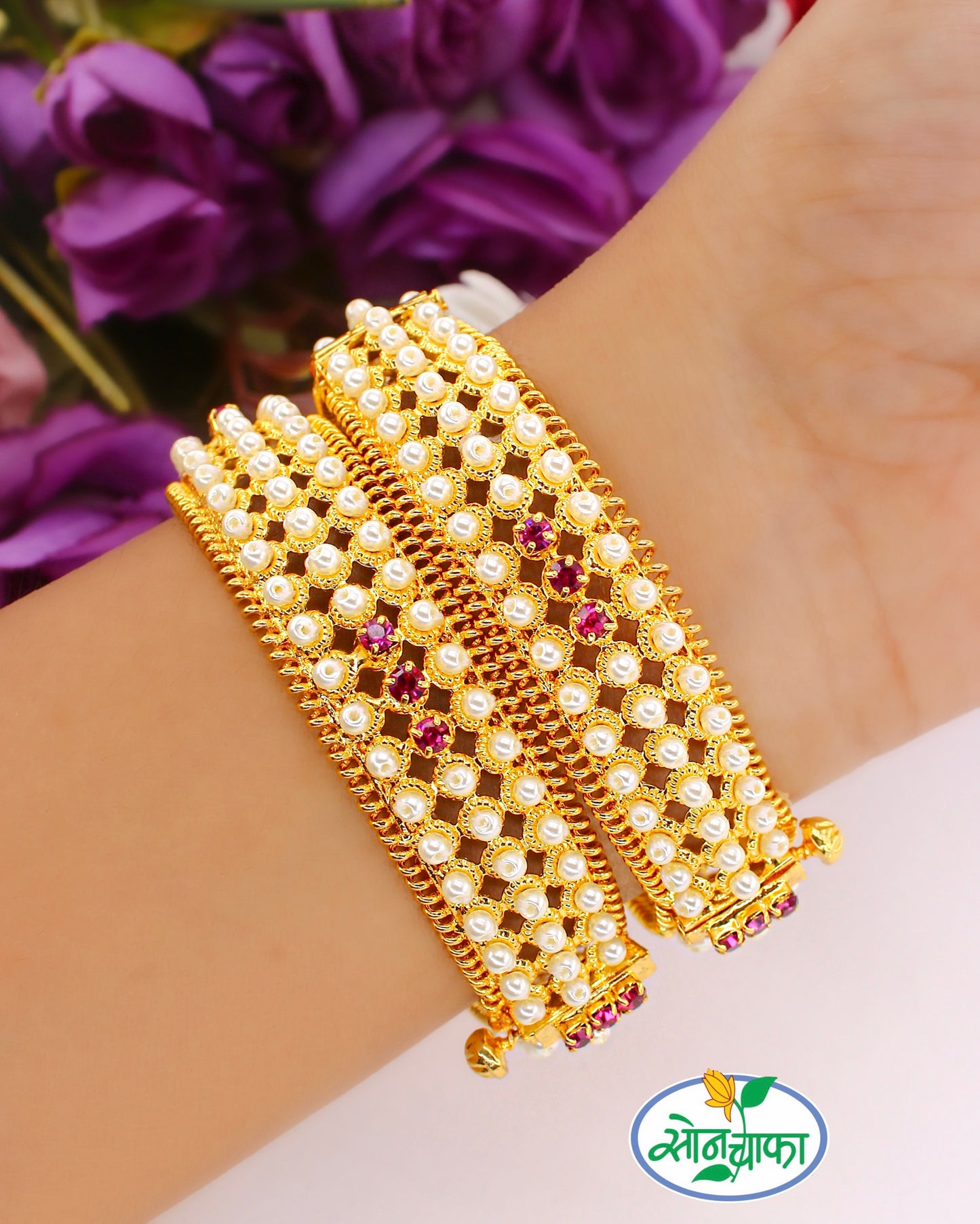 EXCLUSIVE DESIGNER MOTI BANGLES