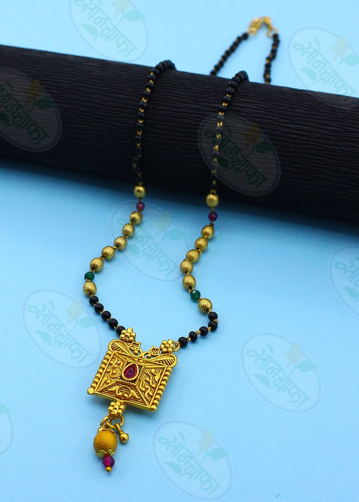 Square mangalsutra outlet pendant