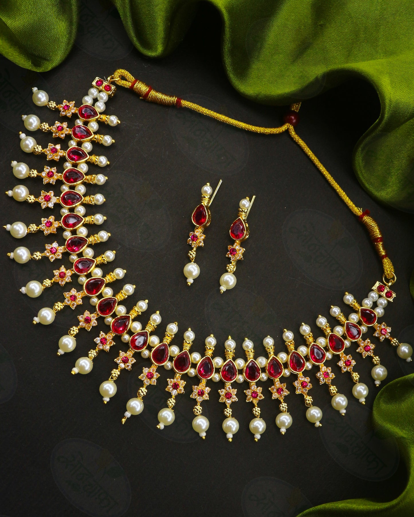 DROPLET DESIGNER MOTI NECKLACE