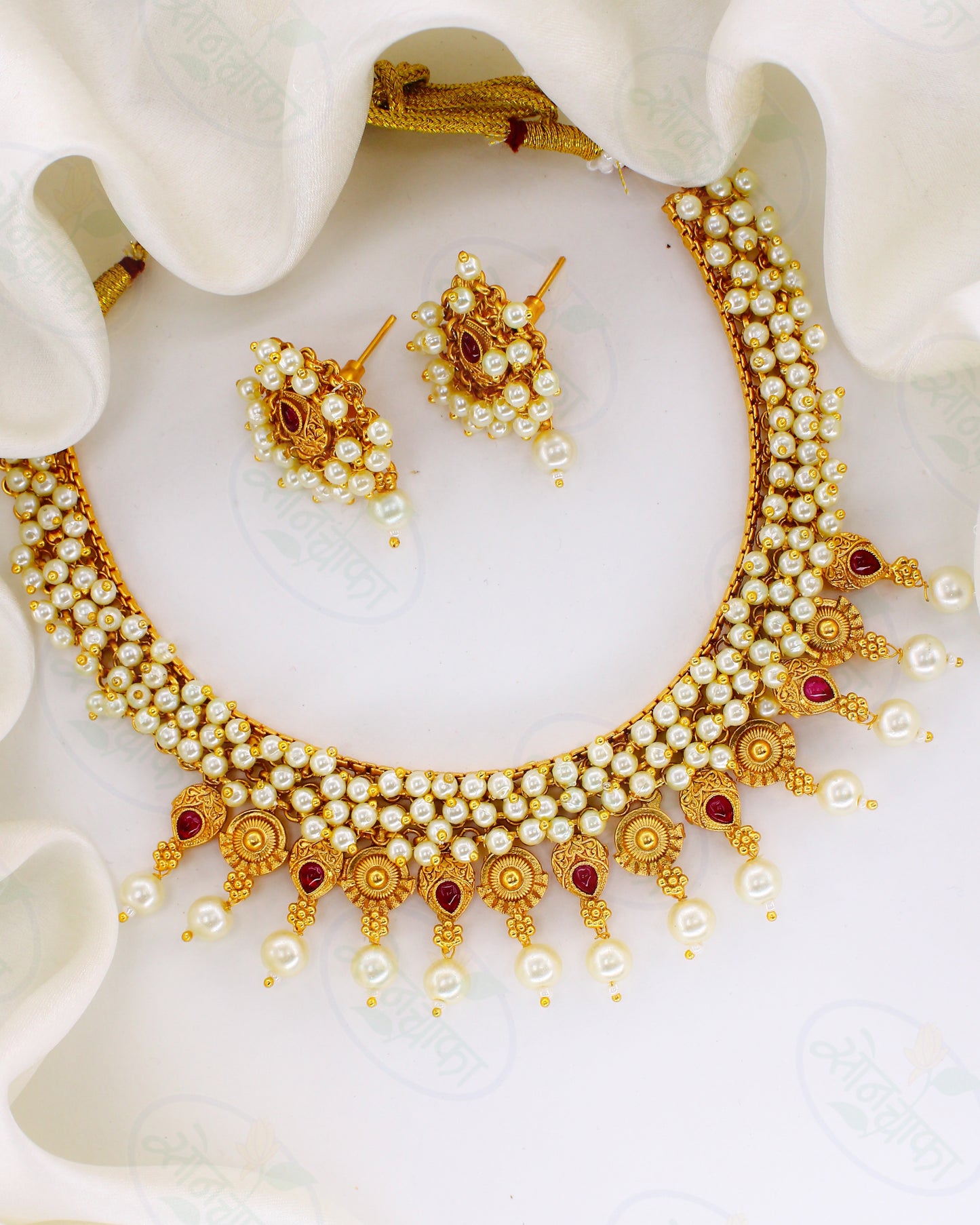 ENCHANTED ALLURE PEARL NECKLACE