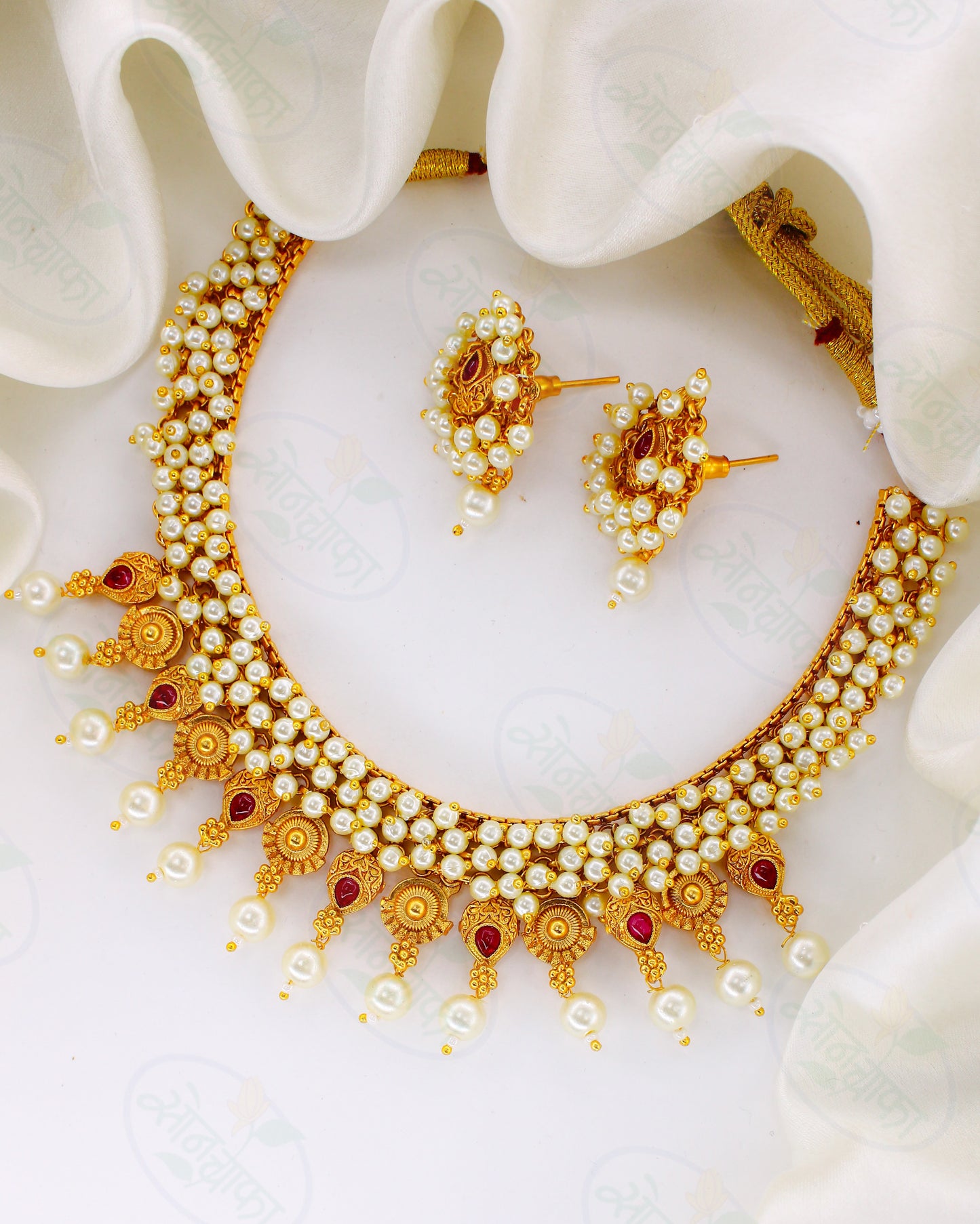 ENCHANTED ALLURE PEARL NECKLACE