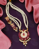 OPULENT ELEGANT PEARL NECKLACE