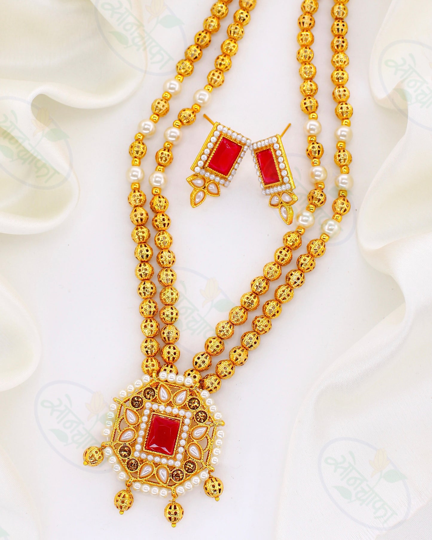 STUNNING ANTIQUE NECKLACE