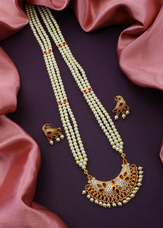 ENTHRALL PEARL NECKLACE