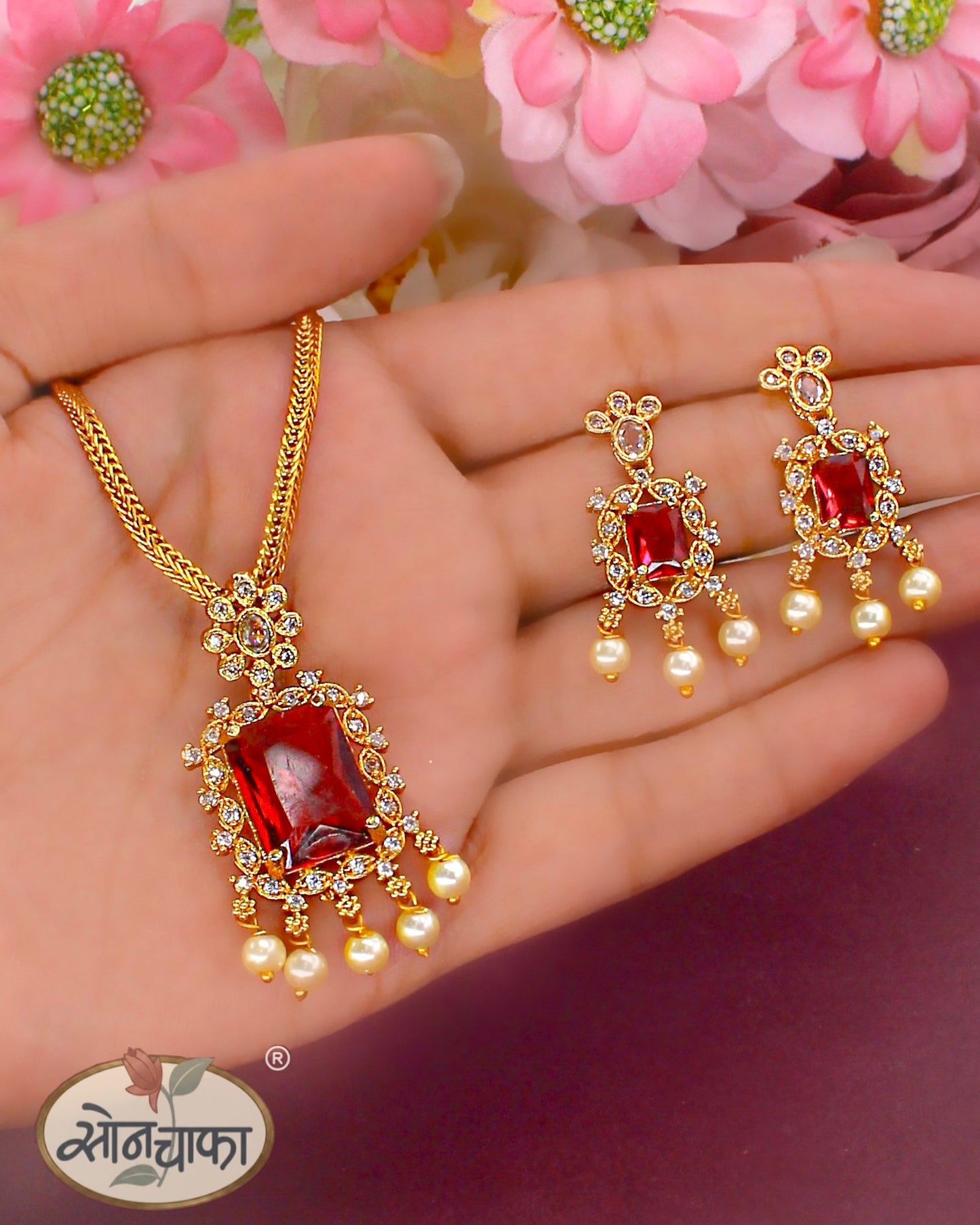 GRACEFUL DESIGNER NECKLACE