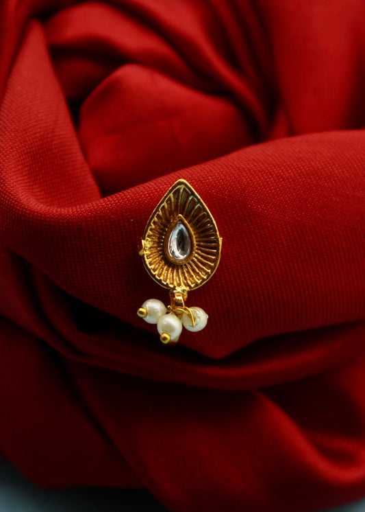 LEAFY ANTIQUE NOSE PIN