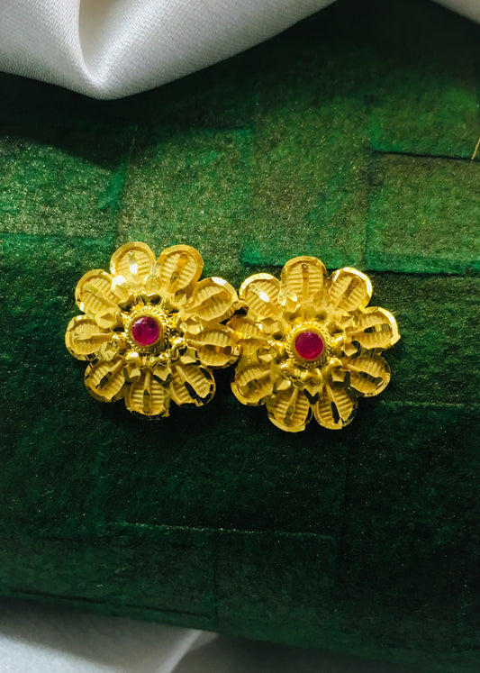 SMALL FLORET STUDS