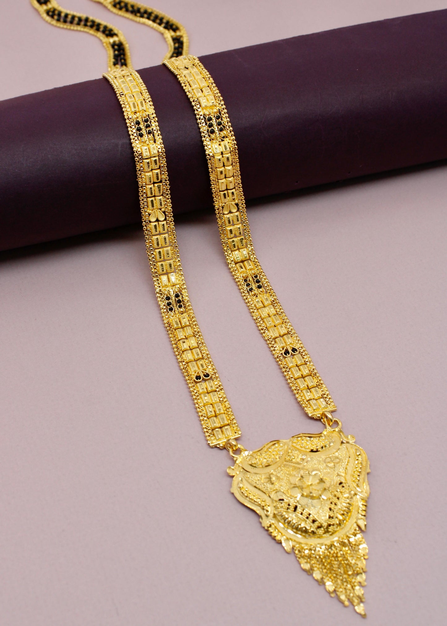 ENTICING GOLDEN PATTI MANGALSUTRA