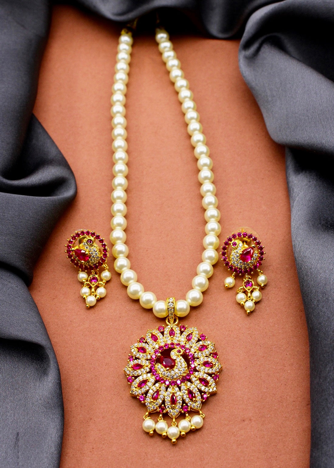 DESIGNER PEACOCK NECKLACE