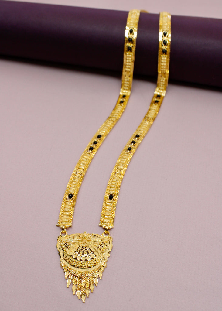 Golden on sale ka mangalsutra