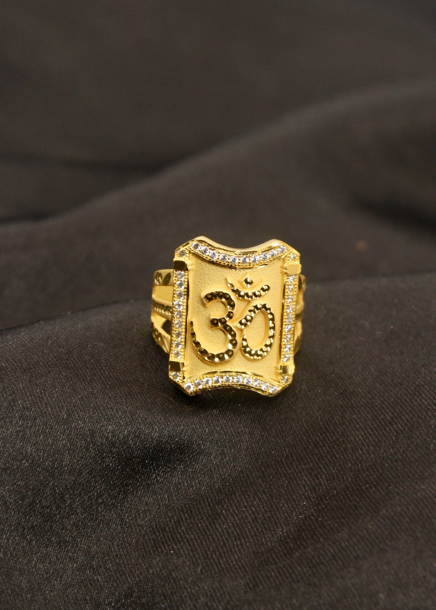 ROYAL GOLD PLATED MEN'S RING