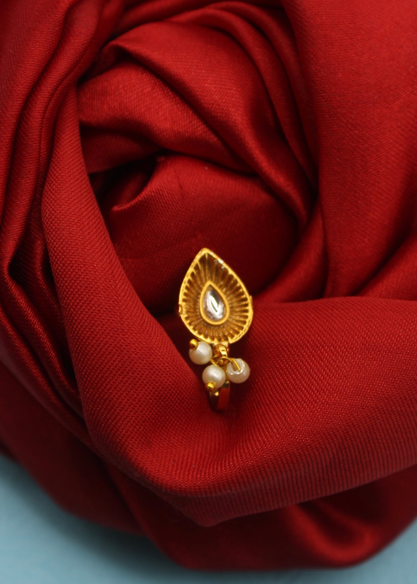 LEAFY ANTIQUE NOSE PIN