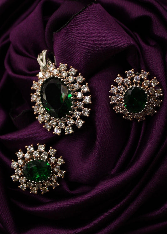 SLEEK OVAL DIA PENDANT SET