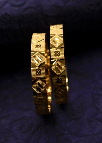 GLOSSY GOLD PLATED BANGLES