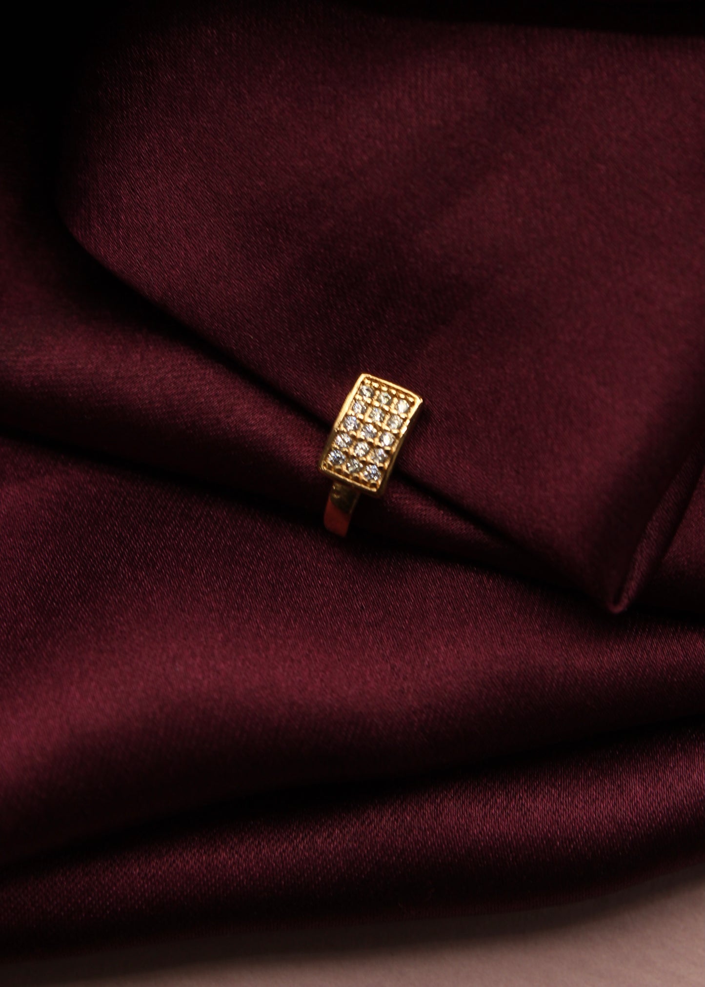 STYLISH SQUARE DESIGN NOSE PIN
