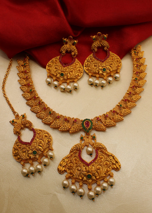 UNIQUE DESIGNER NECKLACE