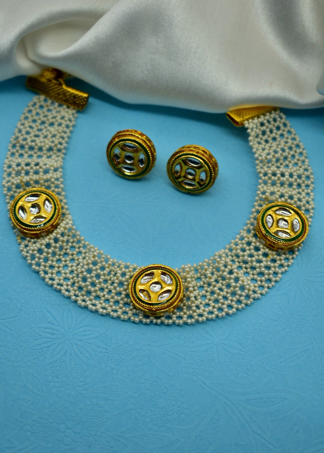 PETITE PEARLS KUNDAN NECKLACE