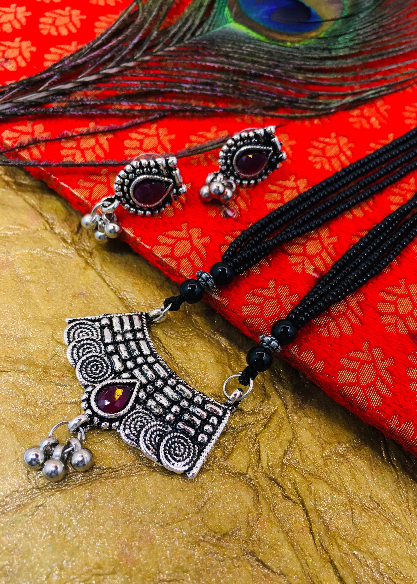 CLASSY PENDANT WITH TOPS MANGALSUTRA