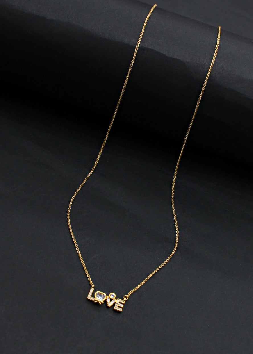 PRETTY CHAIN PENDANT