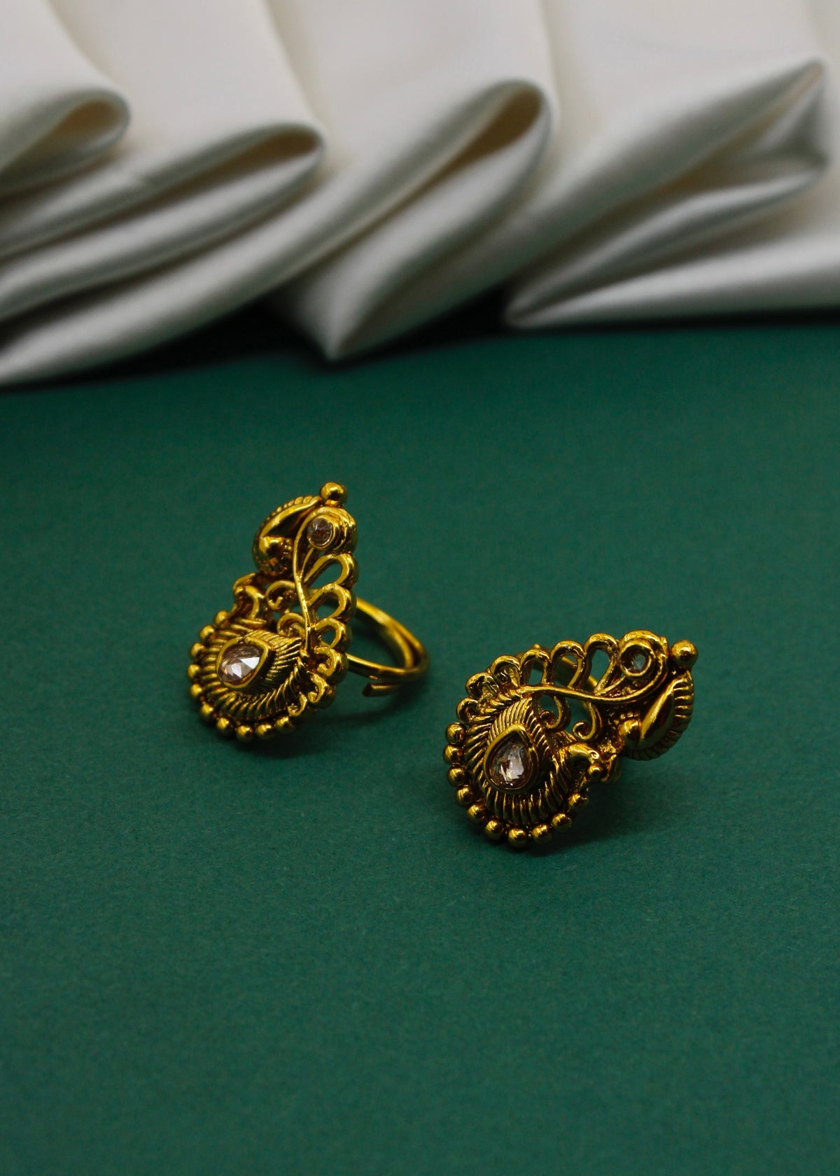 PEACOCK DESIGNER BICHAVE