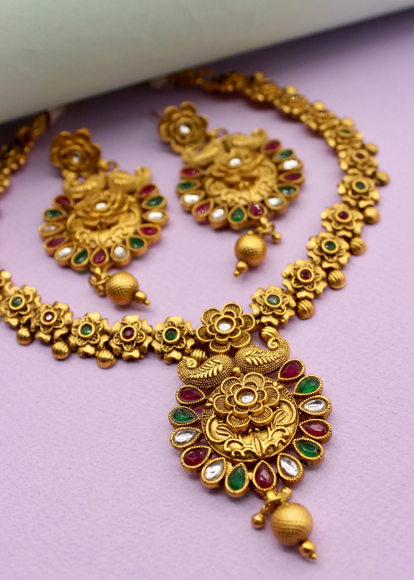 FLORESCENCE RAJWADI NECKLACE