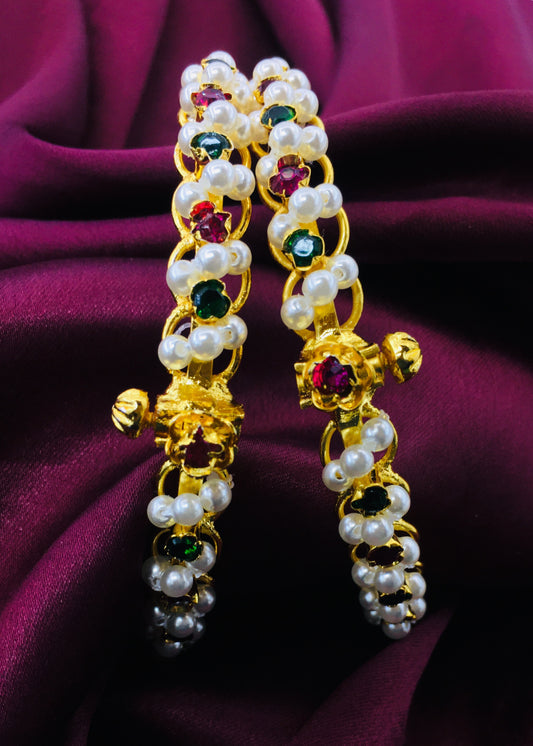 DELICATE PEARL BANGLES