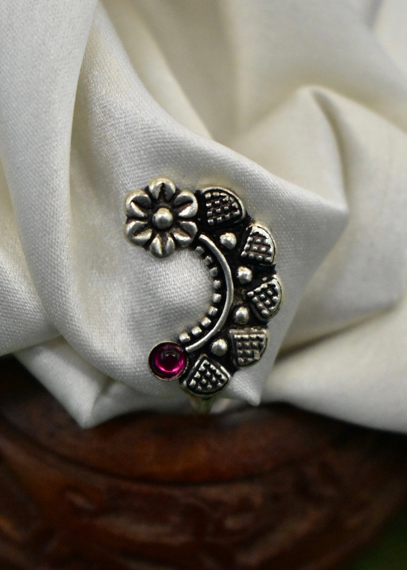PRETTY FLORET NOSE PIN