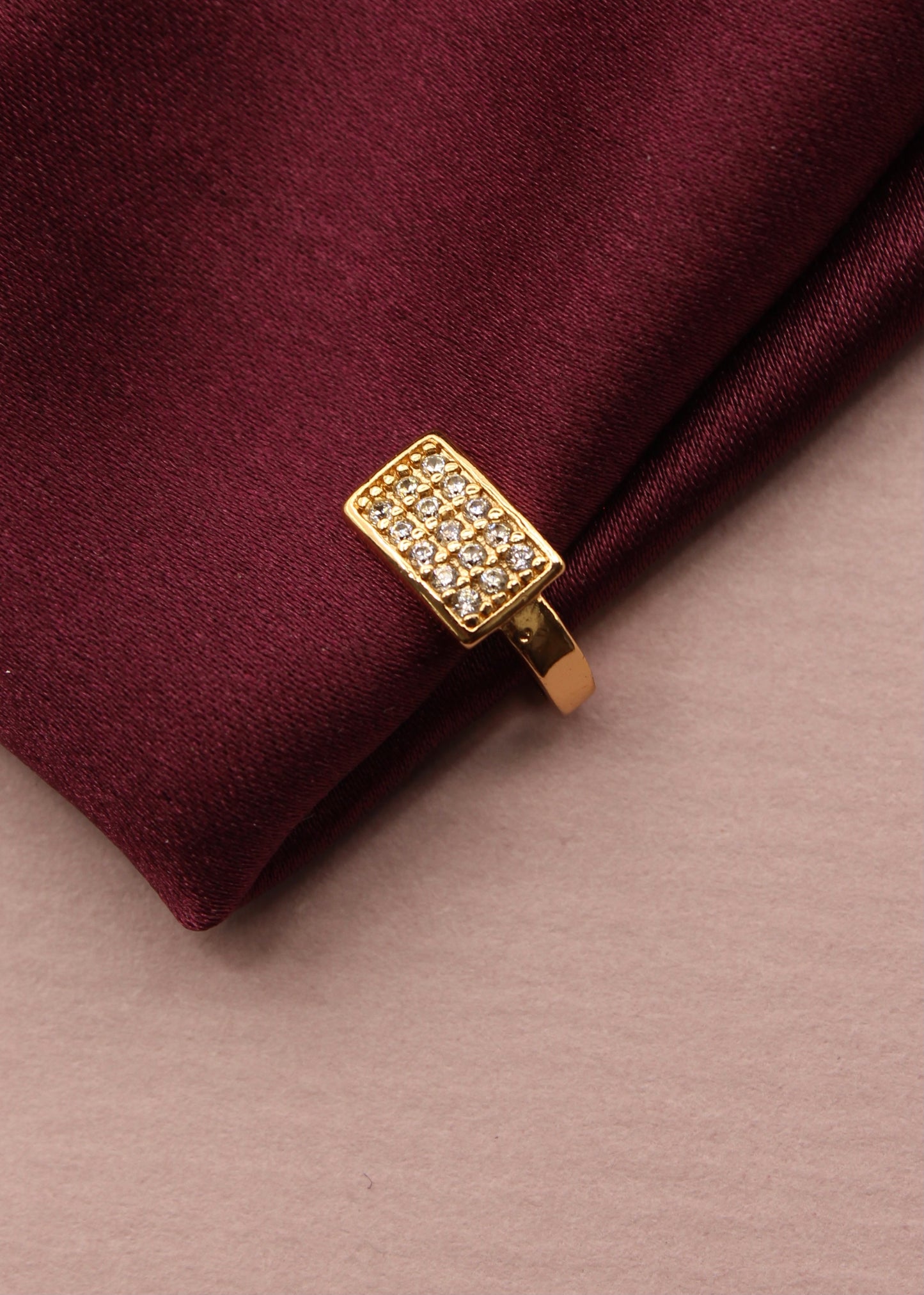 STYLISH SQUARE DESIGN NOSE PIN