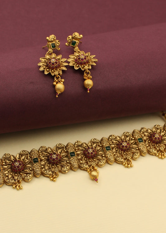 ENTICING BLOOMING CHOKER NECKLACE