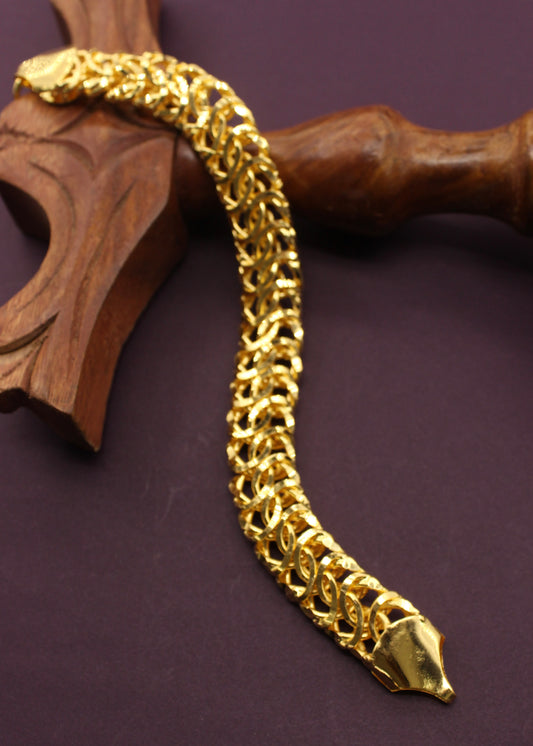 CAPTIVATING CHAIN BRACELET