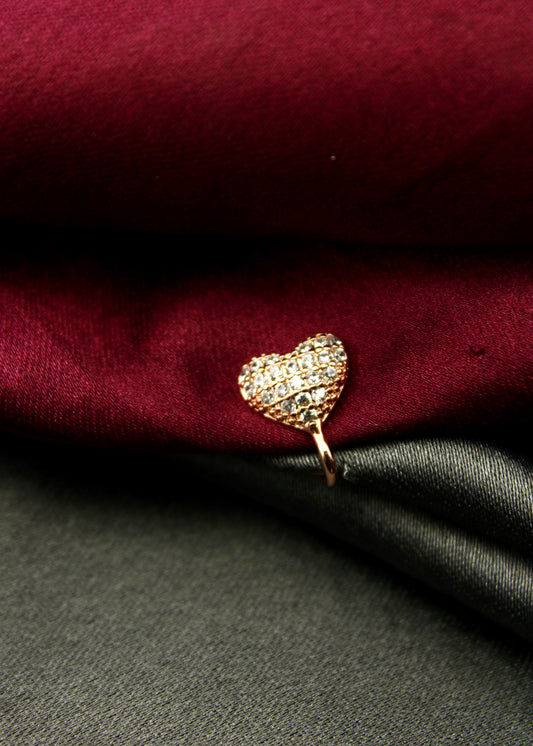 DELIGHT HEART SHAPE NOSE PIN