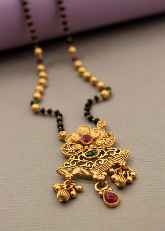 IMPRESSIVE FLORAL RAJWADI MANGALSUTRA