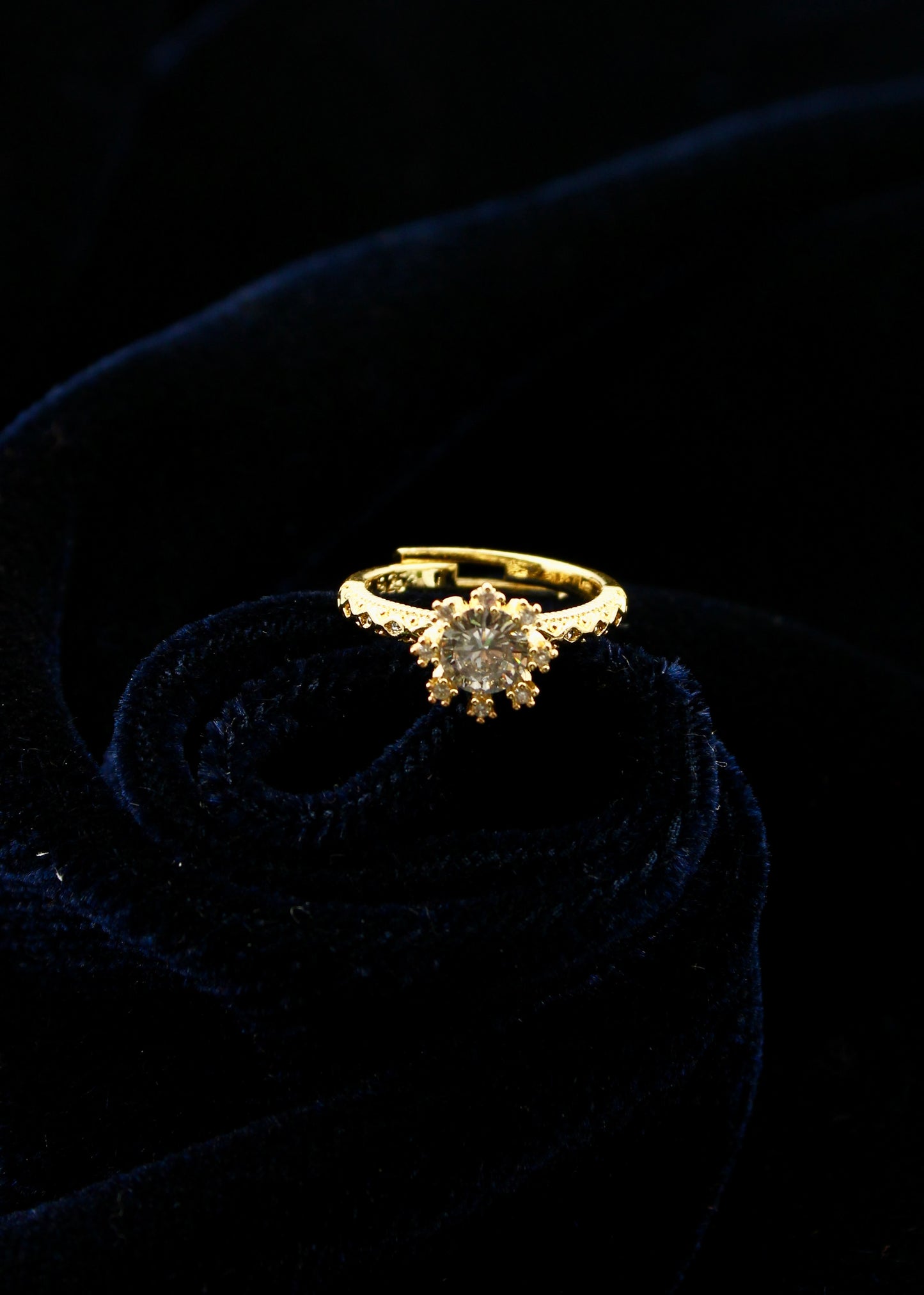 MODISH DIA FINGER RING