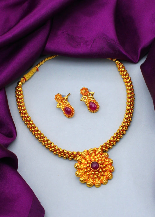 CLASSY MALHAR NECKLACE