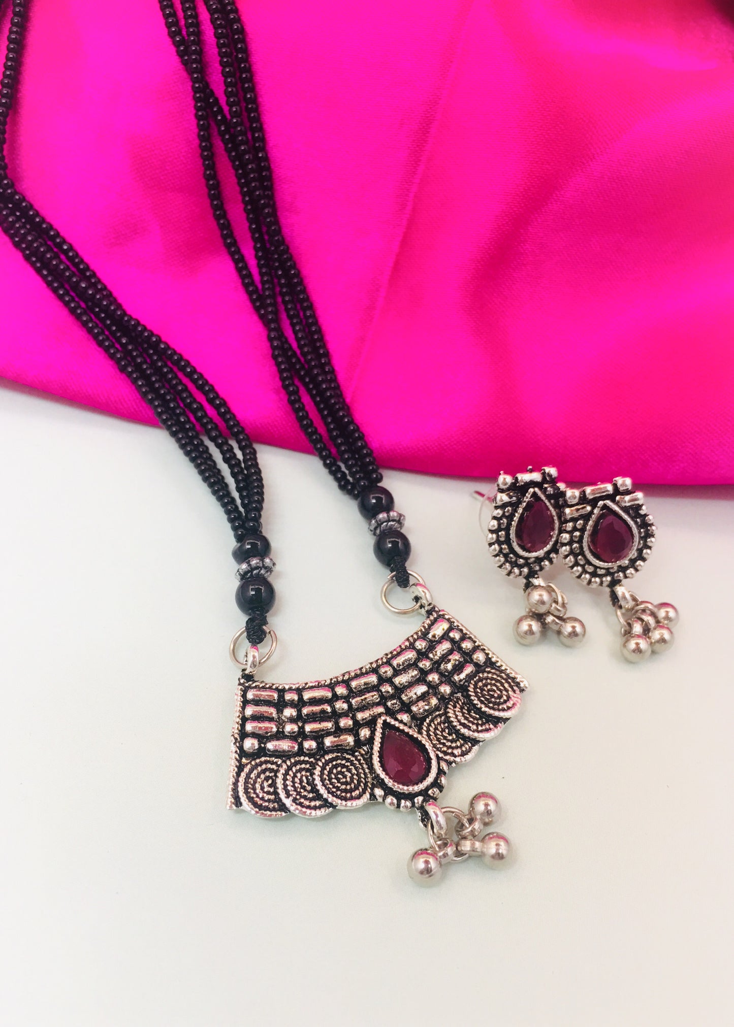 CLASSY PENDANT WITH TOPS MANGALSUTRA