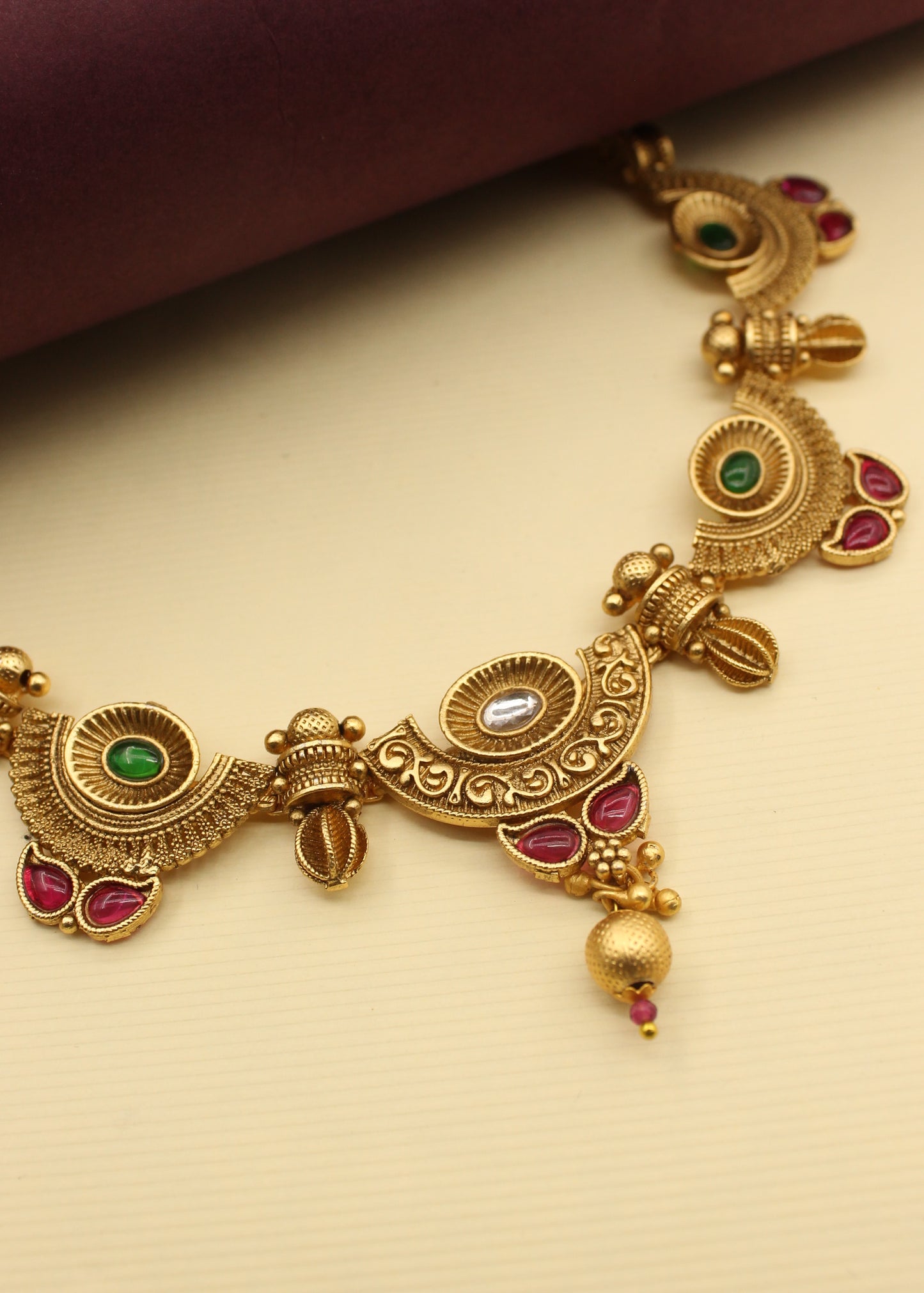 FASCINATING AHILYA NECKLACE