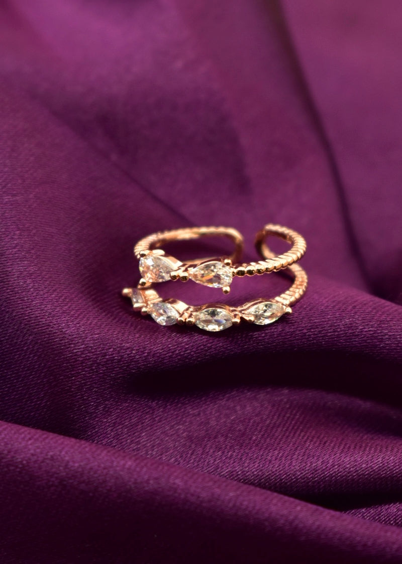 GLEAMING ROSE GOLD FINGER RING