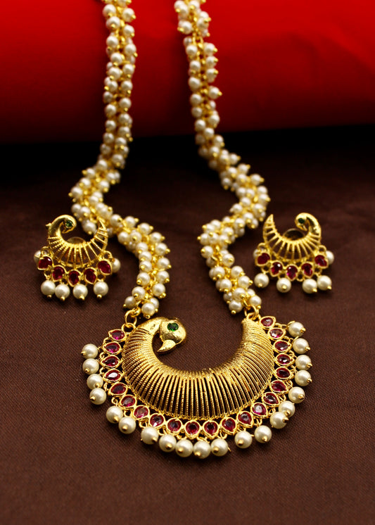 GLAMOROUS PEAFOWL NECKLACE