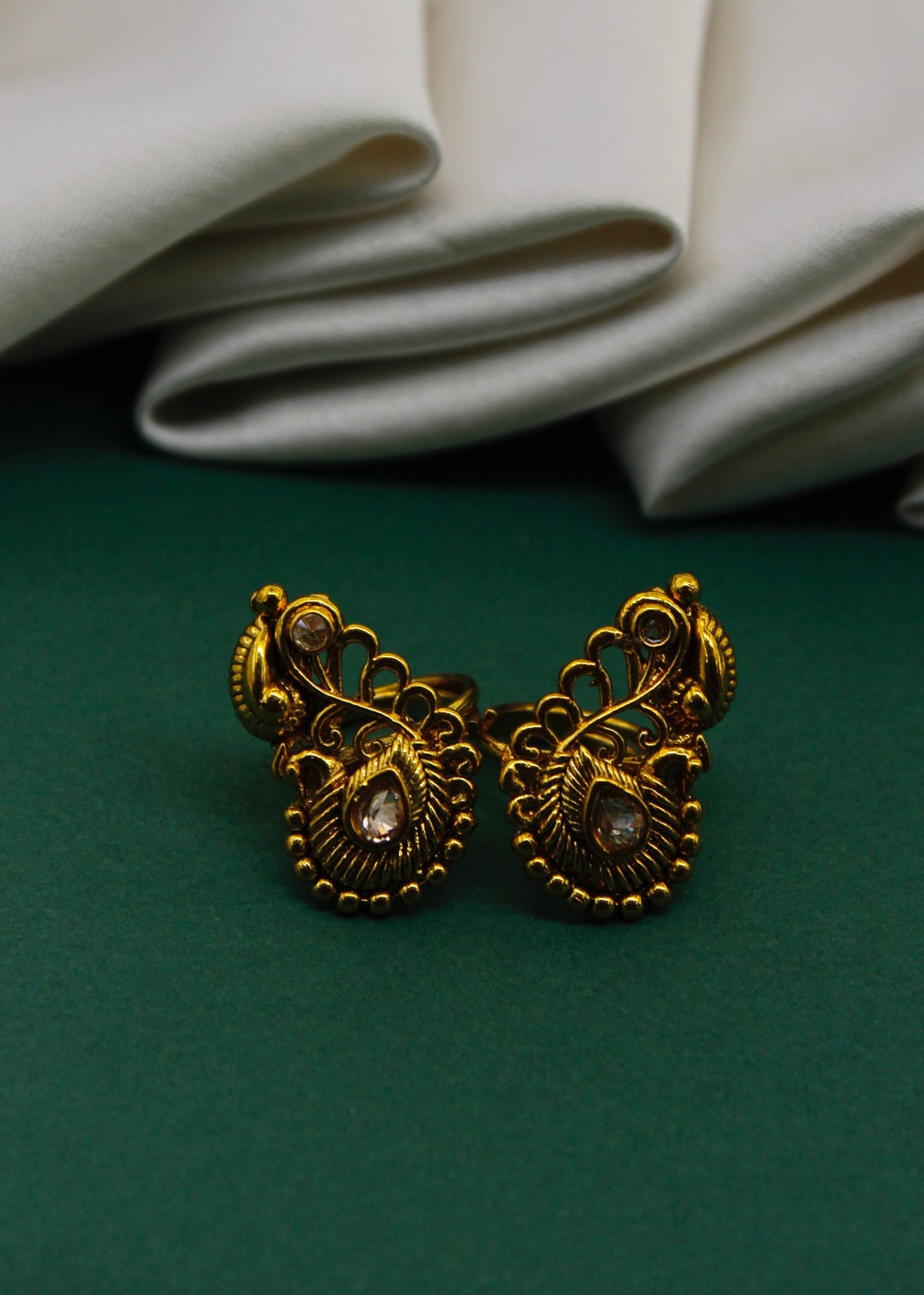 PEACOCK DESIGNER BICHAVE