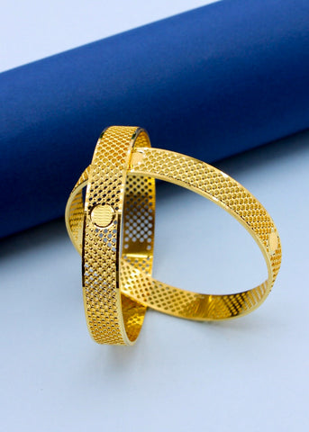 DAZZLING GOLDEN BANGLES