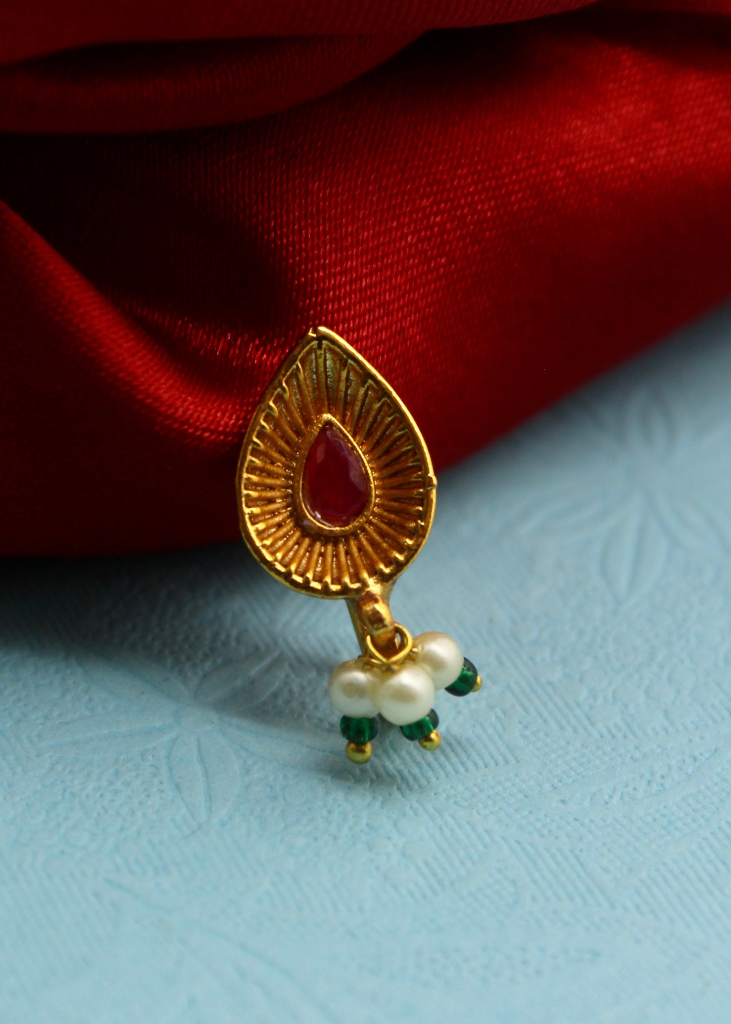 LEAFY ANTIQUE NOSE PIN