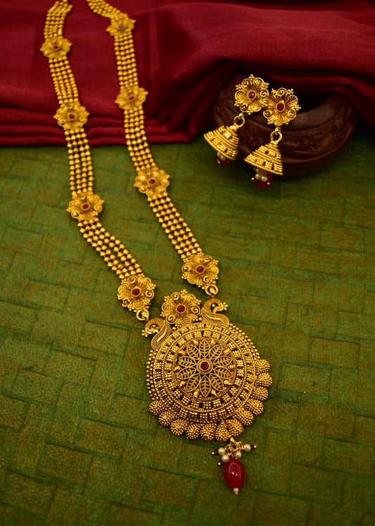 FANCY FLORAL NECKLACE