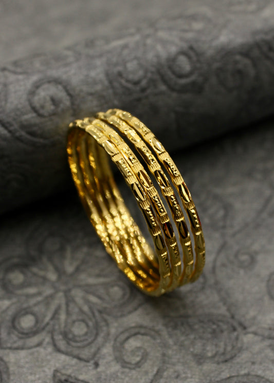 ELEGANT GOLDEN BANGLES