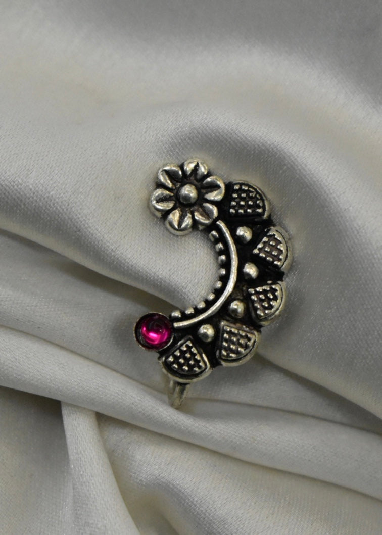 PRETTY FLORET NOSE PIN